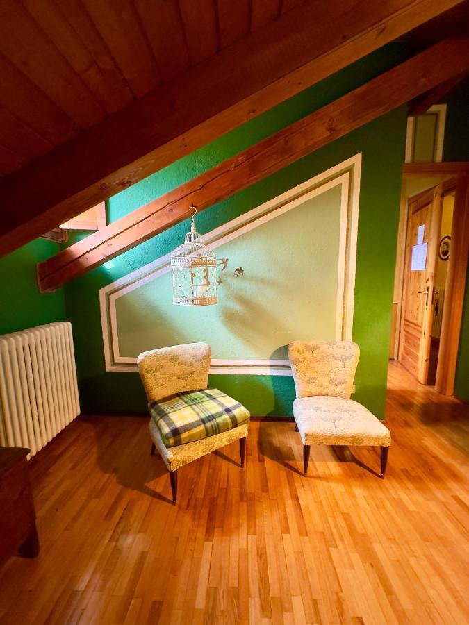 אאוסטה Quart De Lune - Boutique B&B מראה חיצוני תמונה